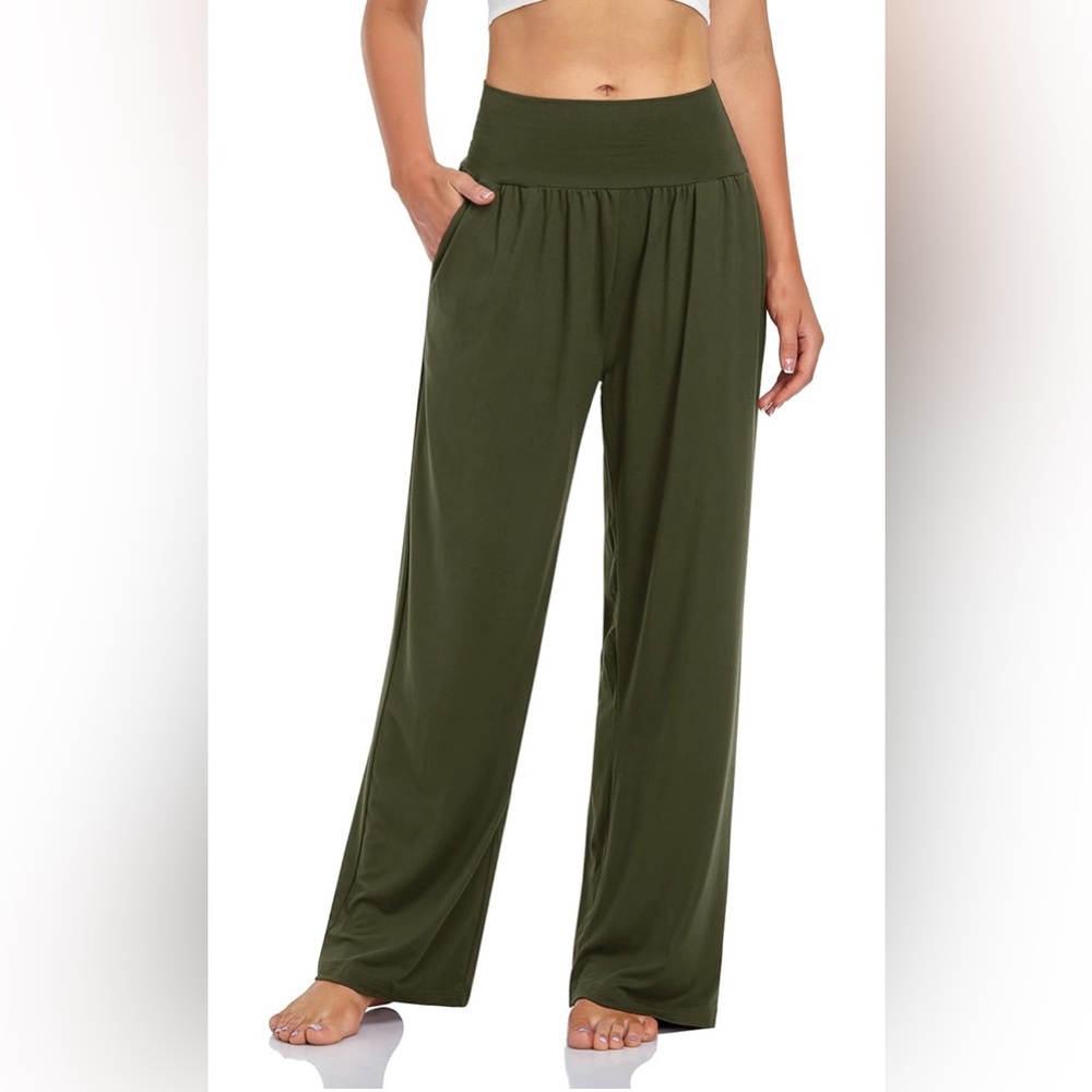 NWT Daceslon Smocked Lightweight Army Green High Waisted Wide Leg Yoga Pants